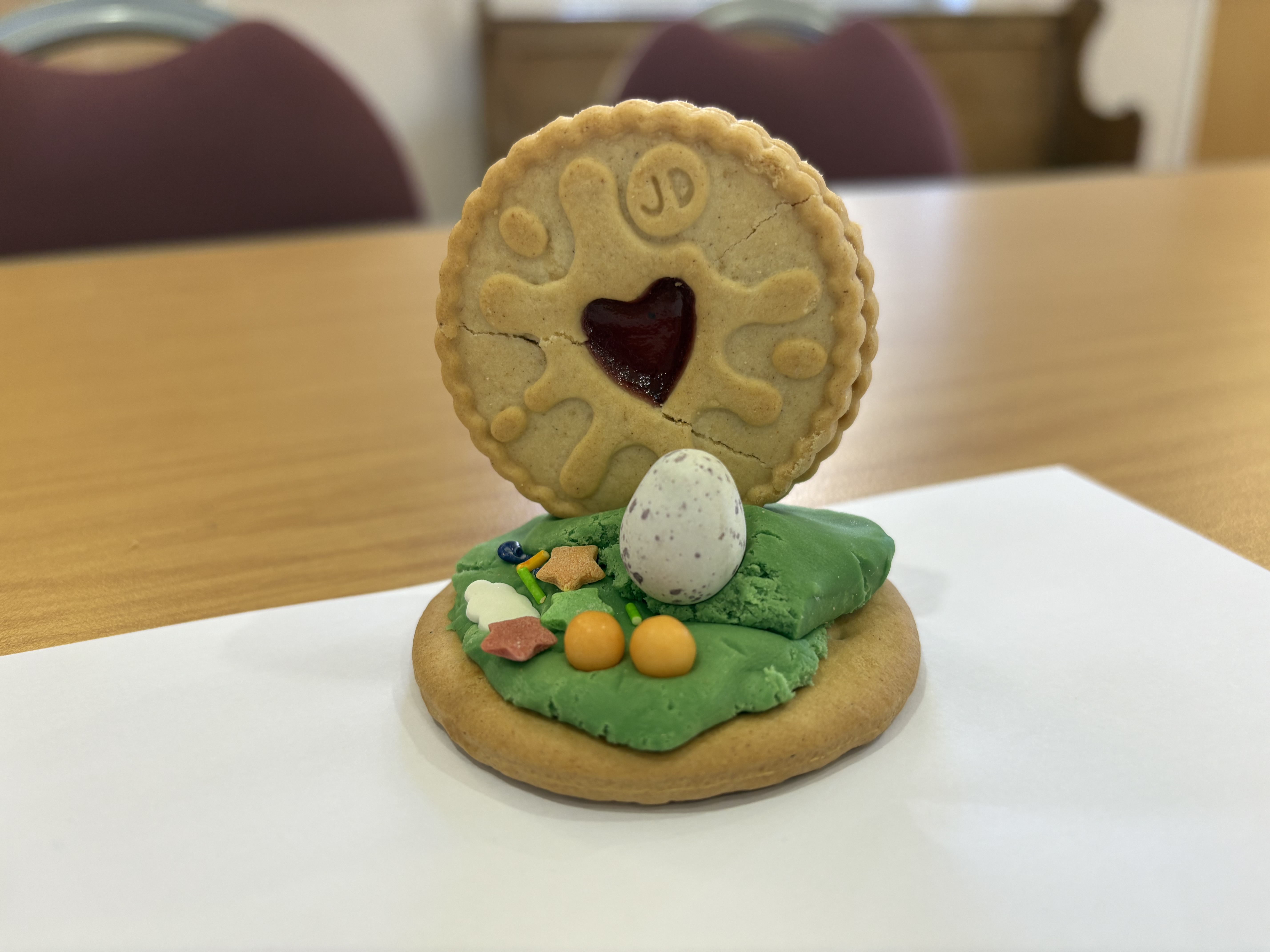 Biscuit re-creation of the empty tomb